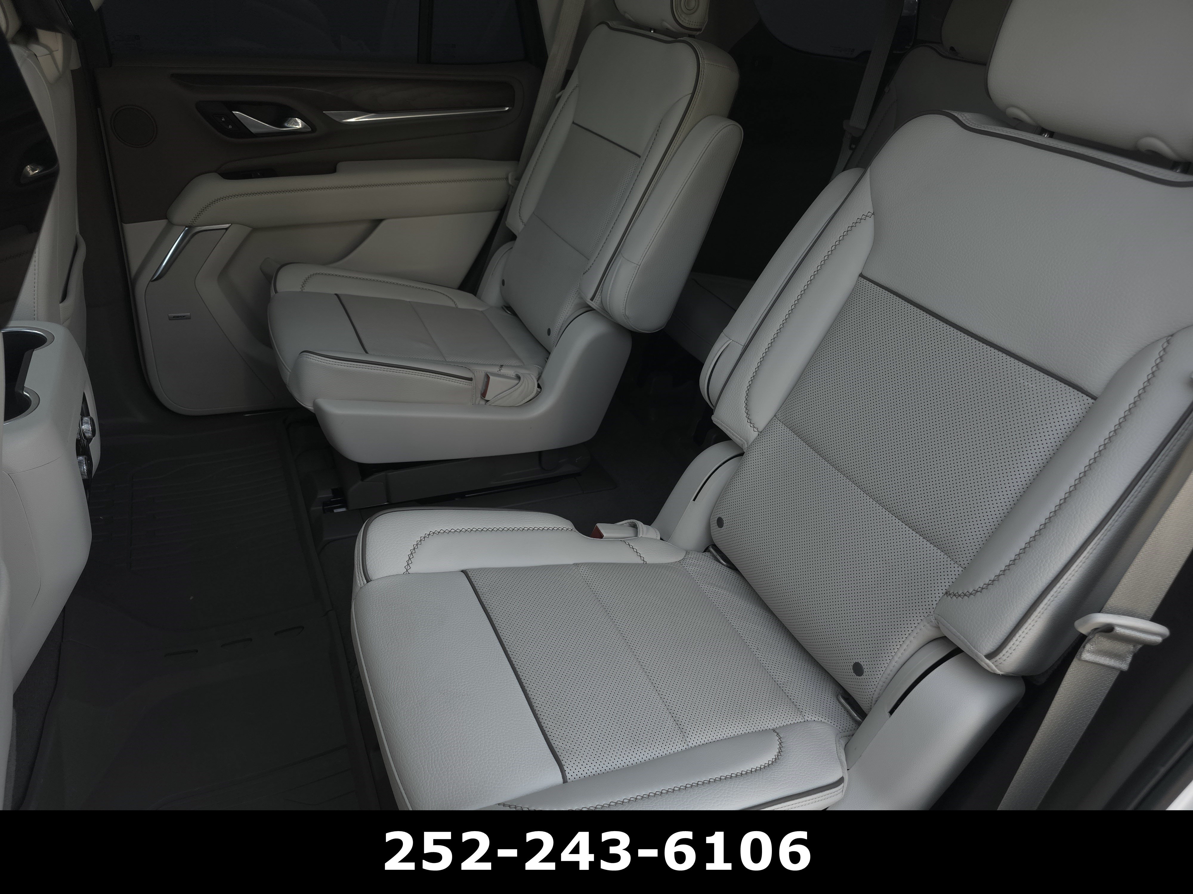 Used 2021 GMC Yukon Denali w/ Denali Premium Package AWD/4WD image 32