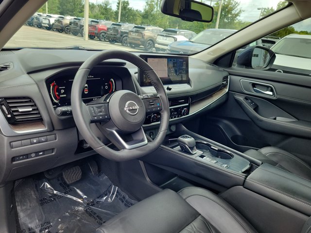 Used 2024 Nissan Rogue Platinum w/ Platinum Premium Package FWD image 18