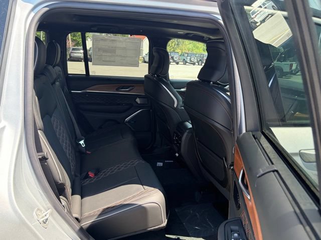 New 2026 Jeep Grand Cherokee Summit w/ Adv Protech Group IV AWD/4WD image 33