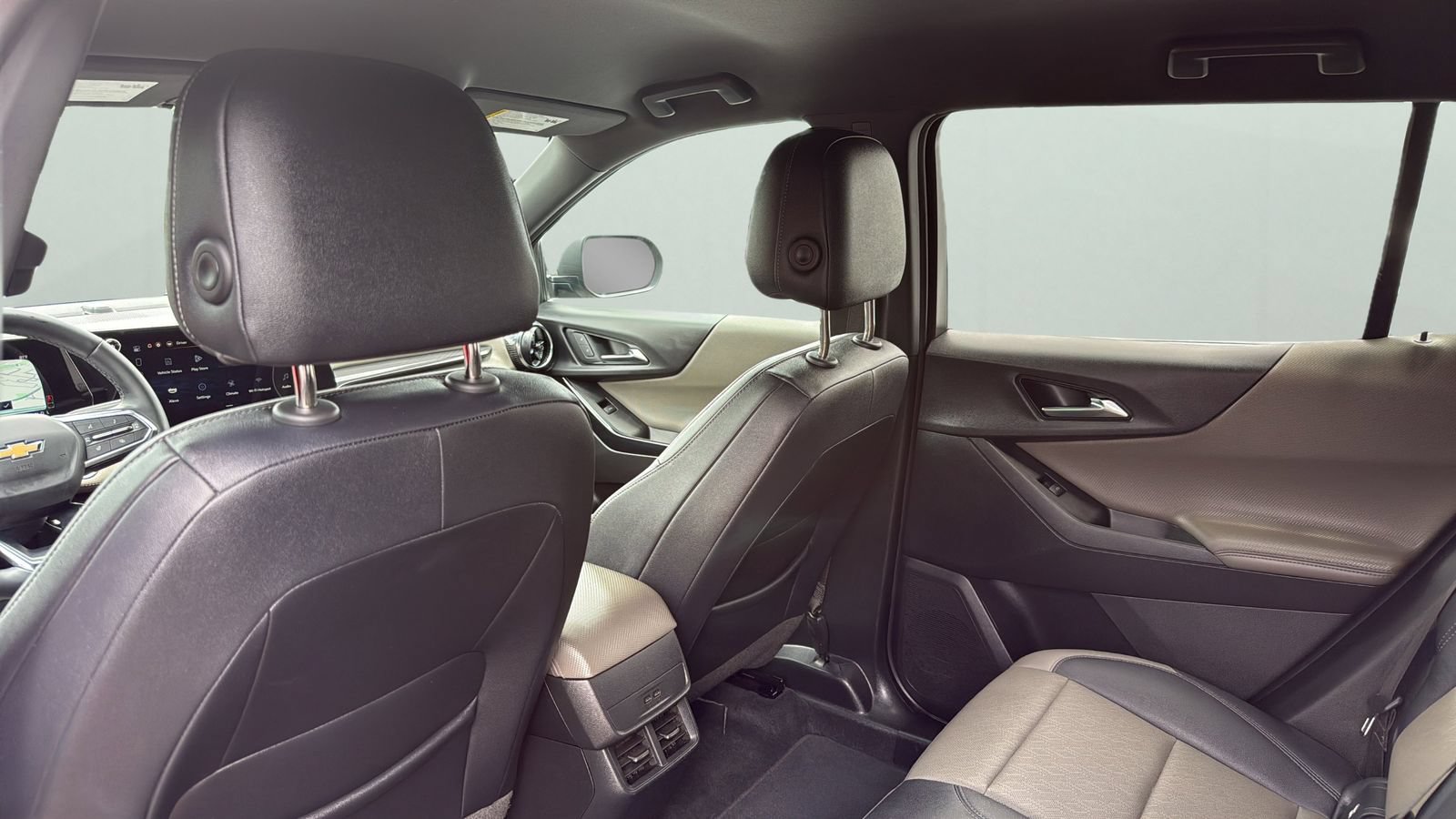 Used 2025 Chevrolet Equinox LT w/ Convenience Package II FWD image 26