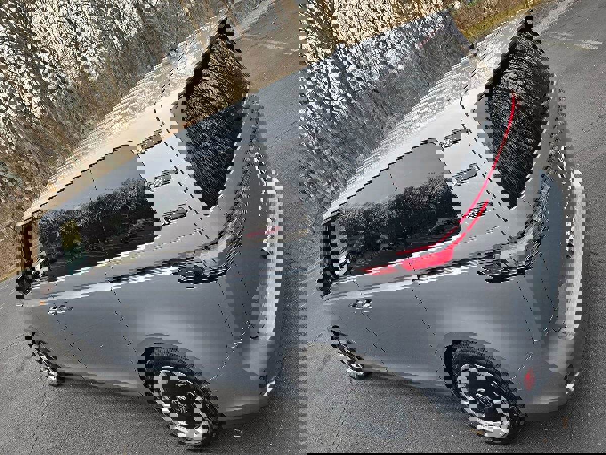 Used 2025 Volkswagen ID. Buzz Pro S image 78