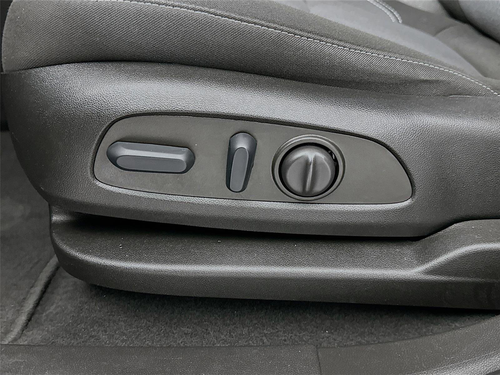 Used 2023 Chevrolet Blazer LT w/ Convenience Package image 19