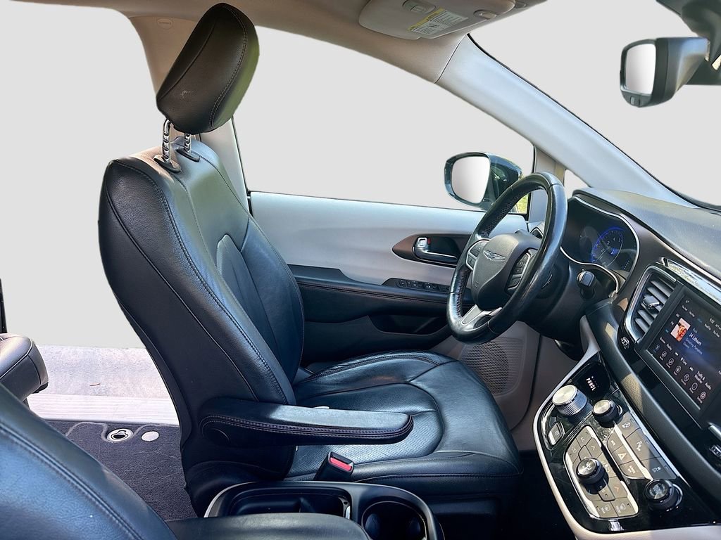 Used 2019 Chrysler Pacifica Touring-L image 26
