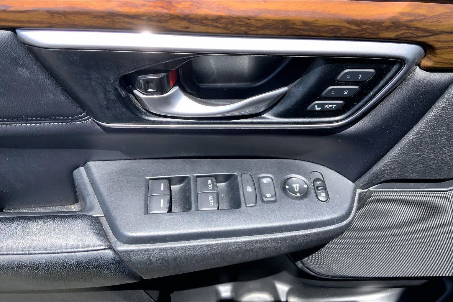 Used 2018 Honda CR-V Touring image 36