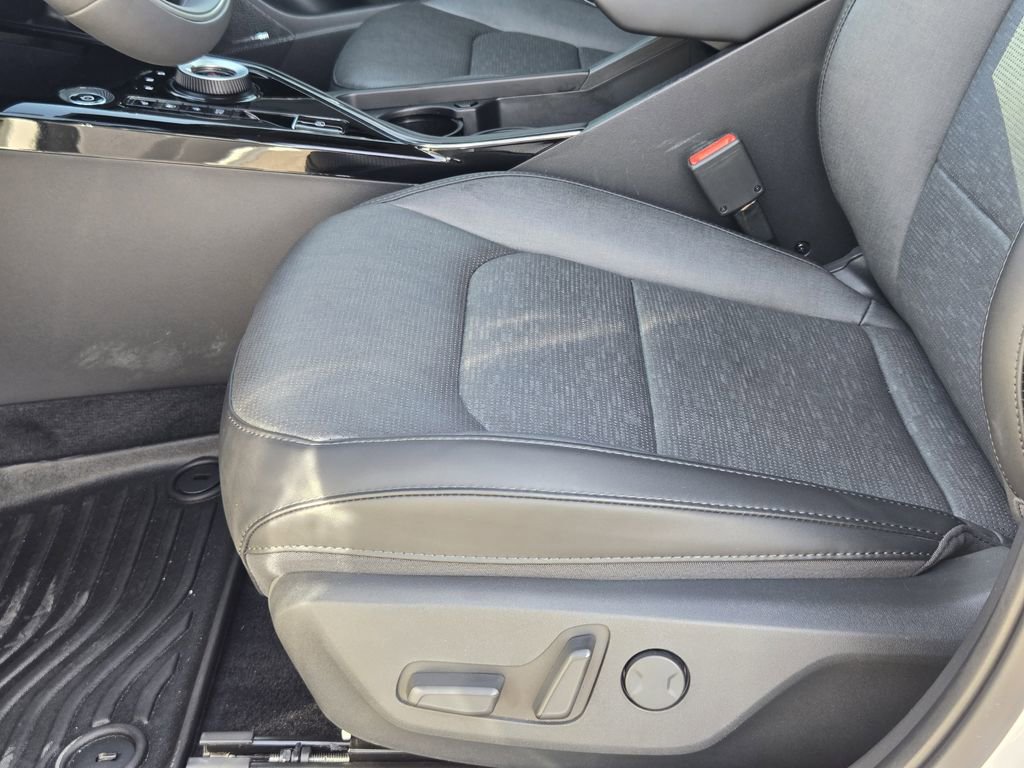 Certified 2024 Kia Niro Wave image 24