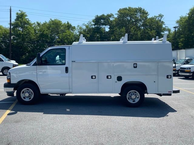 New 2025 Chevrolet Express 3500 w/ Power Convenience Package image 4