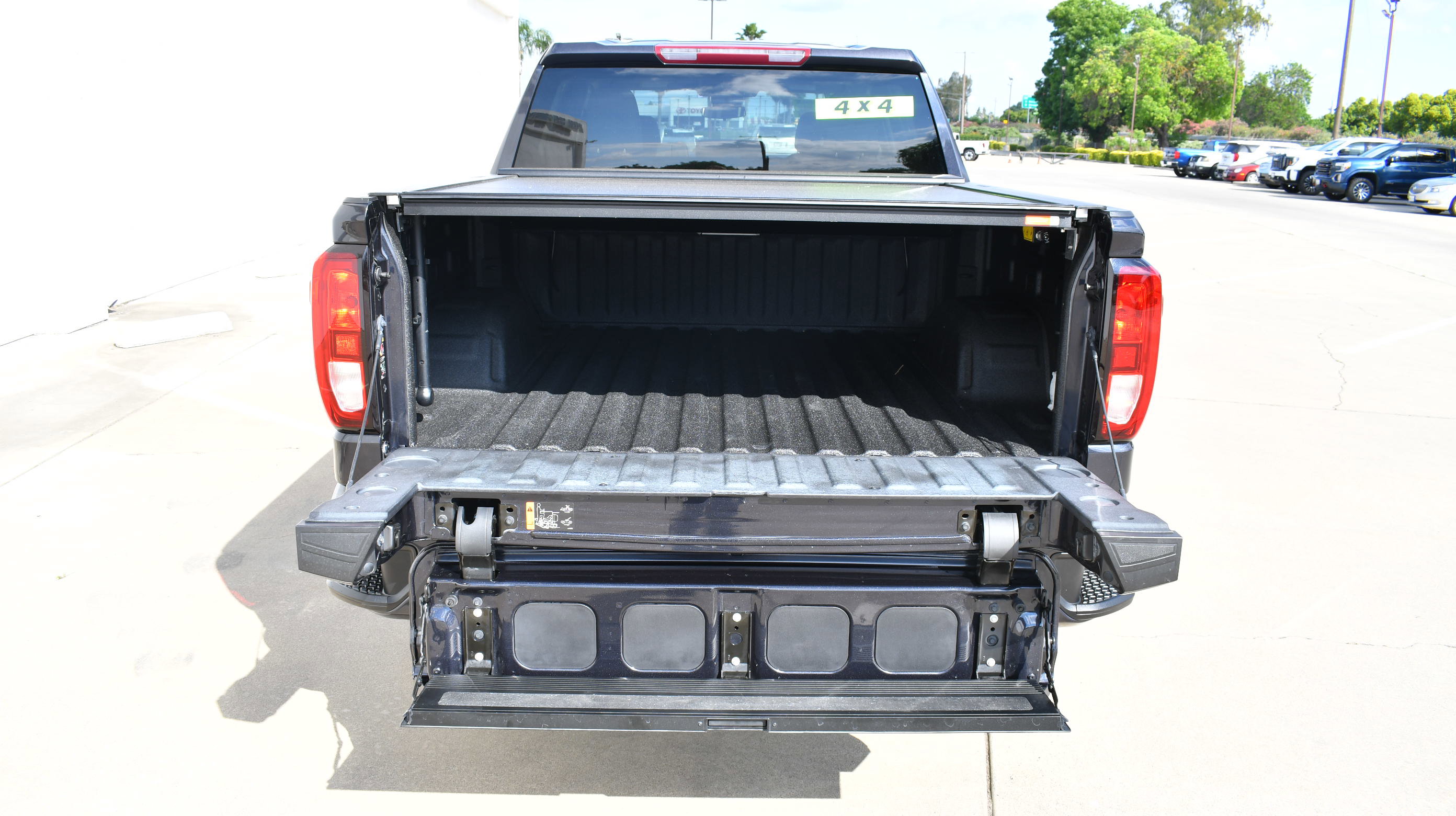 Used 2022 GMC Sierra 1500 Elevation AWD/4WD image 10