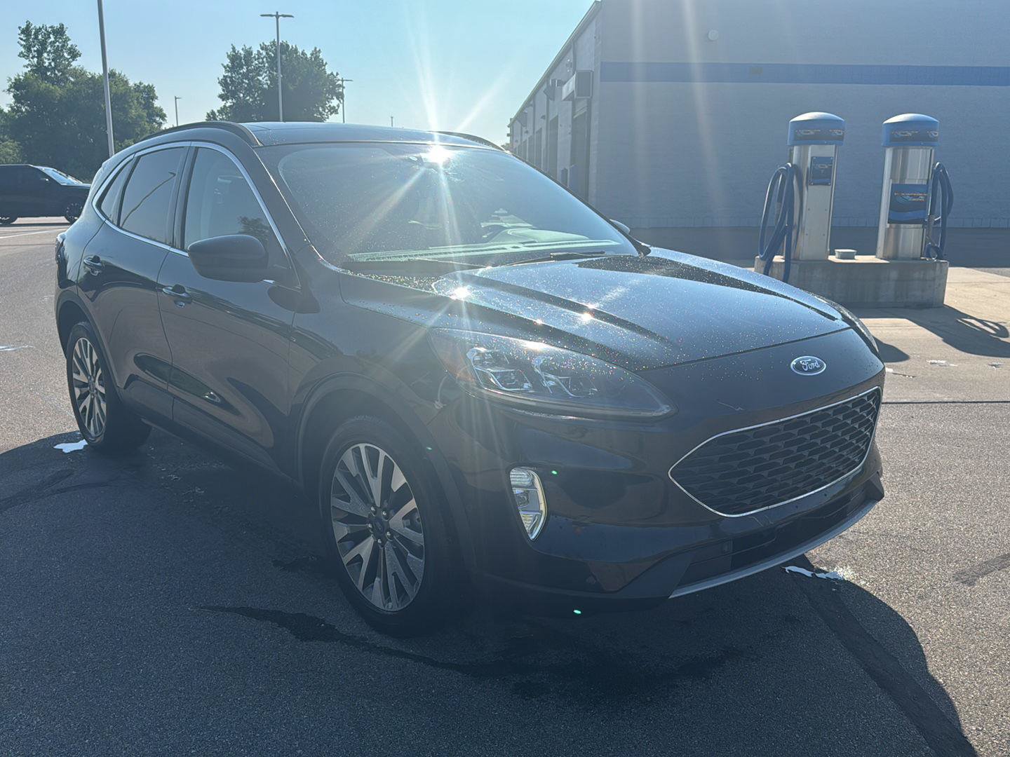 Used 2021 Ford Escape Titanium AWD/4WD image 7