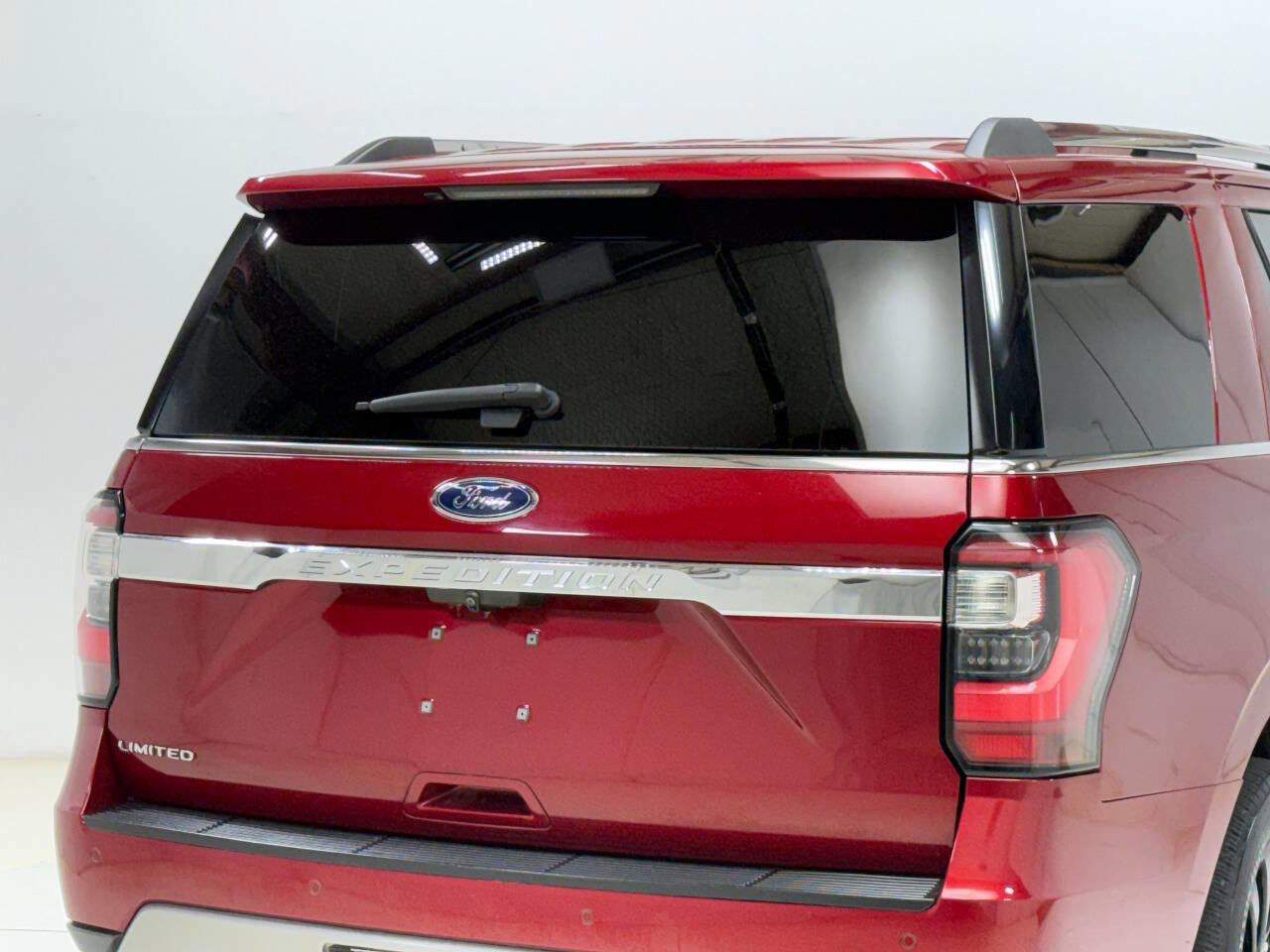 Used 2019 Ford Expedition Limited w/ Driver Assistance Package RWD image 13