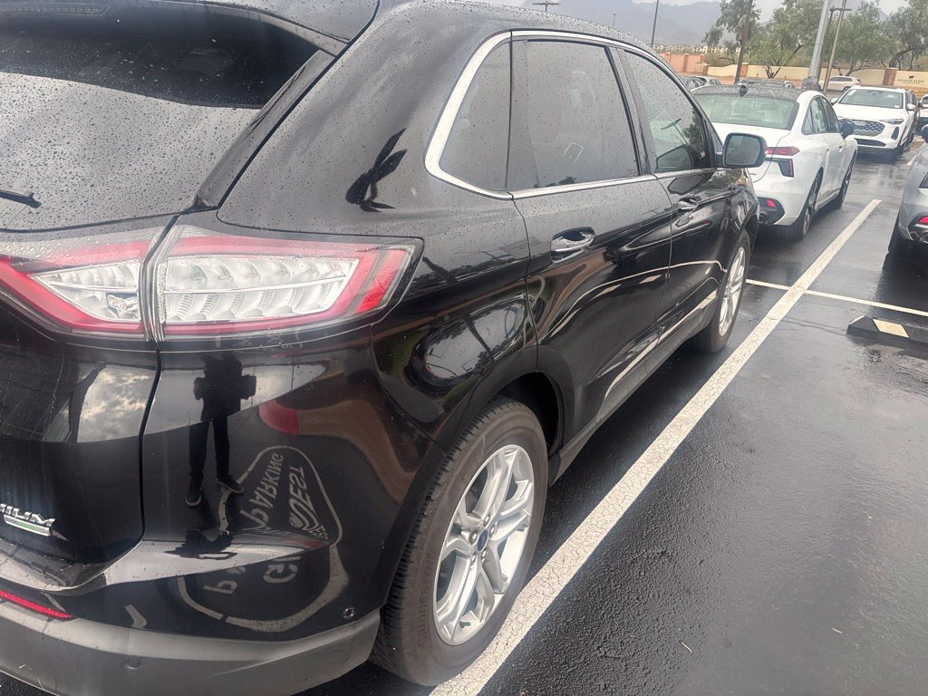 Used 2018 Ford Edge Titanium w/ Equipment Group 302A FWD image 3