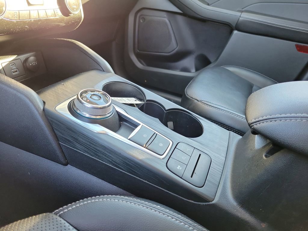 Certified 2022 Ford Escape Titanium w/ Class II Trailer Tow Package image 29