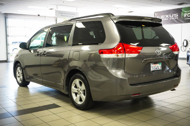 Used 2014 Toyota Sienna LE FWD image 8