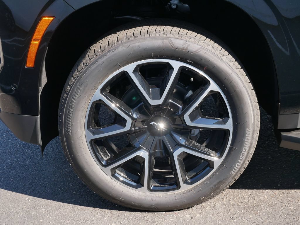 New 2026 Chevrolet Suburban RST w/ Comfort Package AWD/4WD image 13