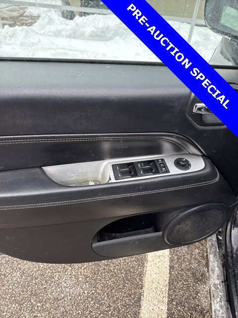 Used 2016 Jeep Compass Latitude image 8