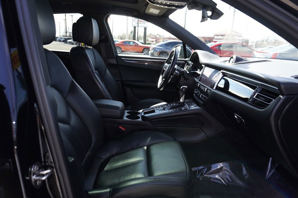 Used 2021 Porsche Macan image 31