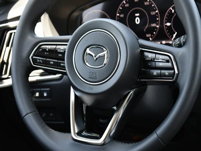 New 2025 MAZDA CX-70 Plug-In Hybrid w/ Premium Pkg image 25