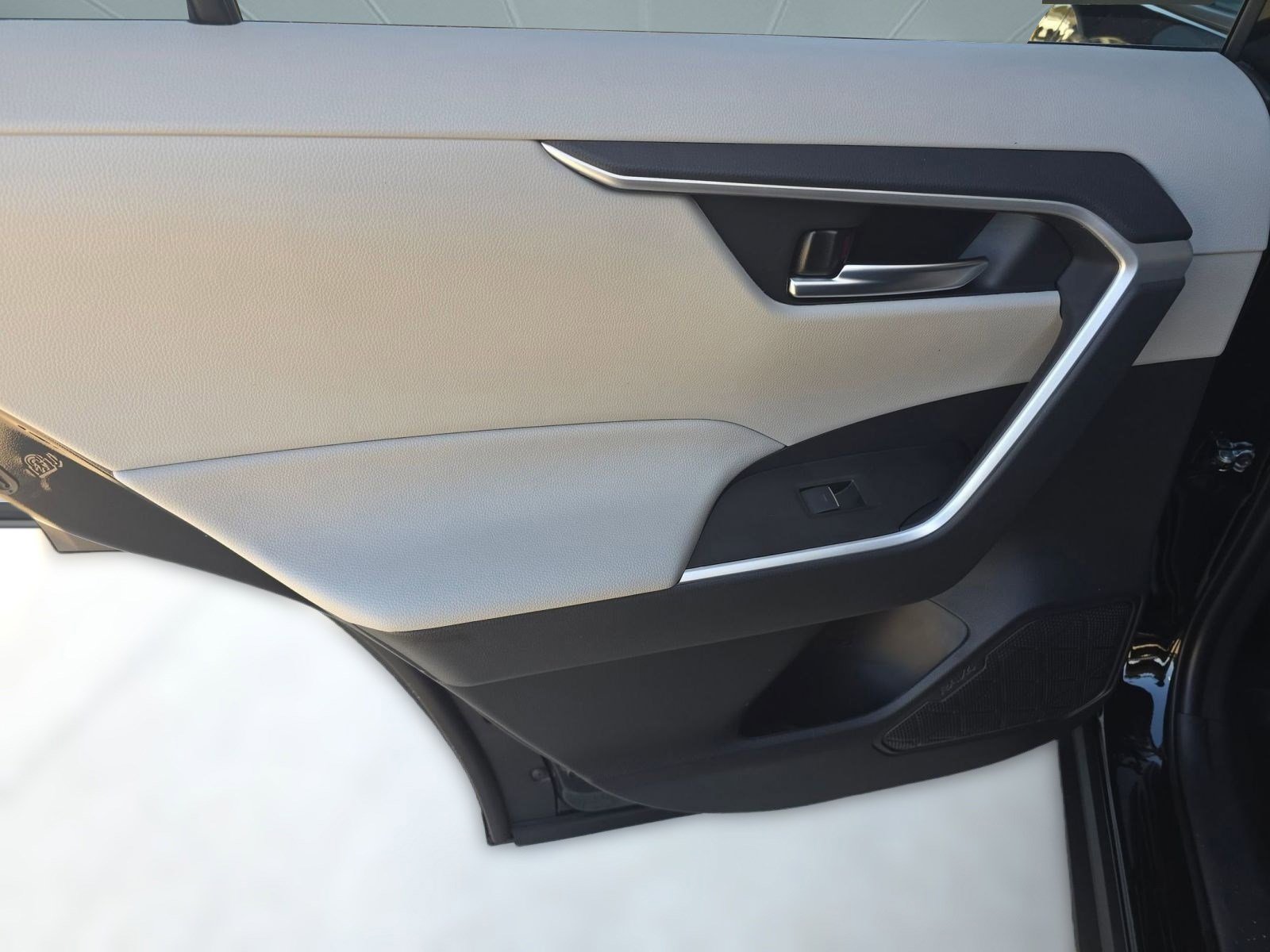 New 2025 Toyota RAV4 XLE w/ Convenience Package image 23