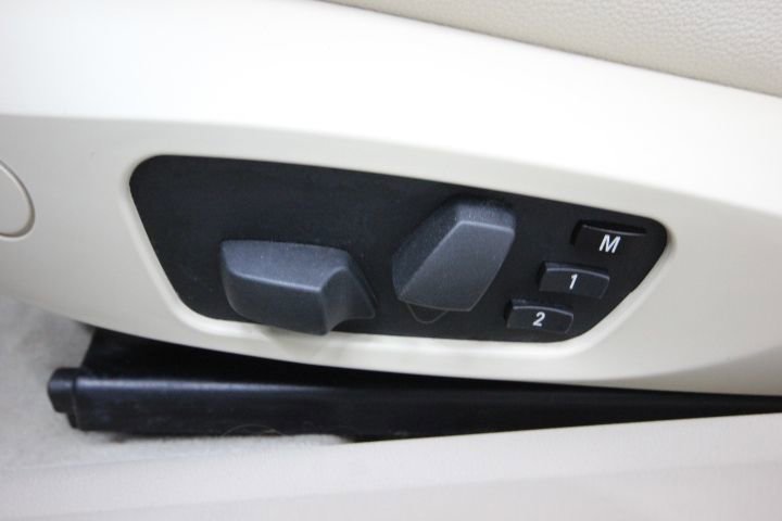 Used 2010 BMW 328i xDrive Coupe image 13