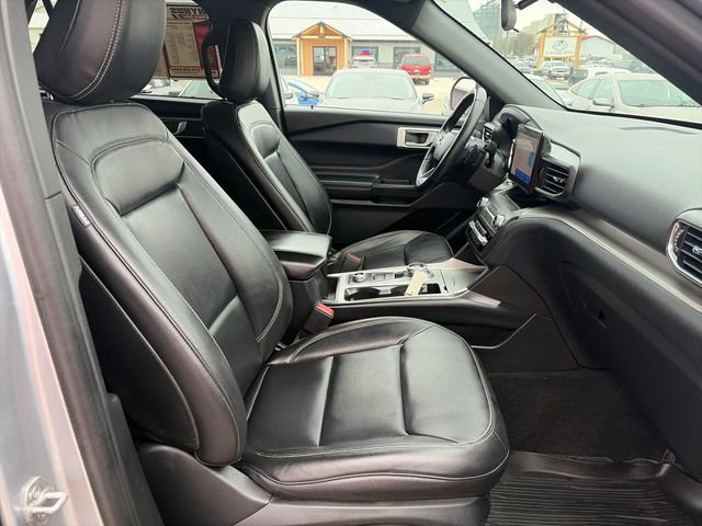 Used 2020 Ford Explorer XLT w/ Equipment Group 202A image 22