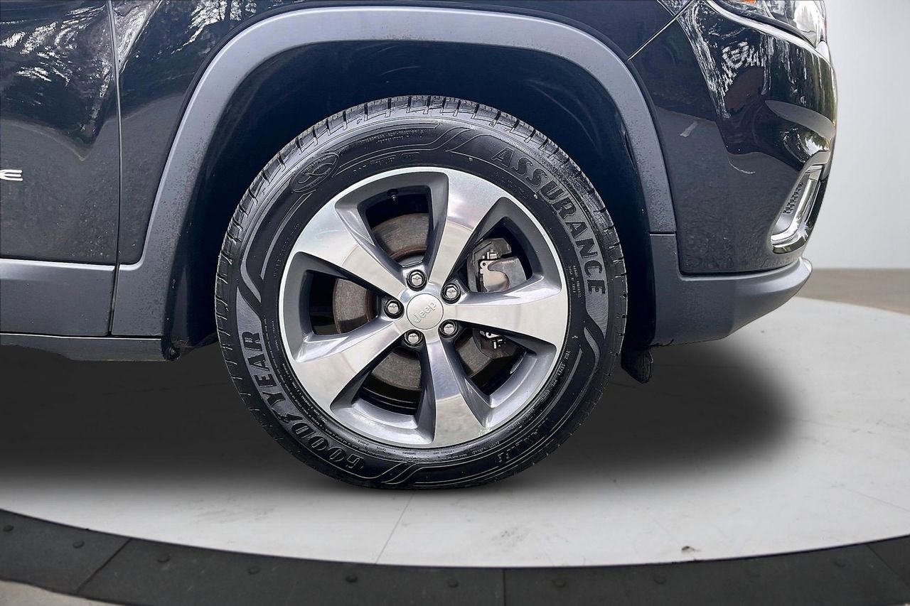 Certified 2019 Jeep Cherokee Limited image 34