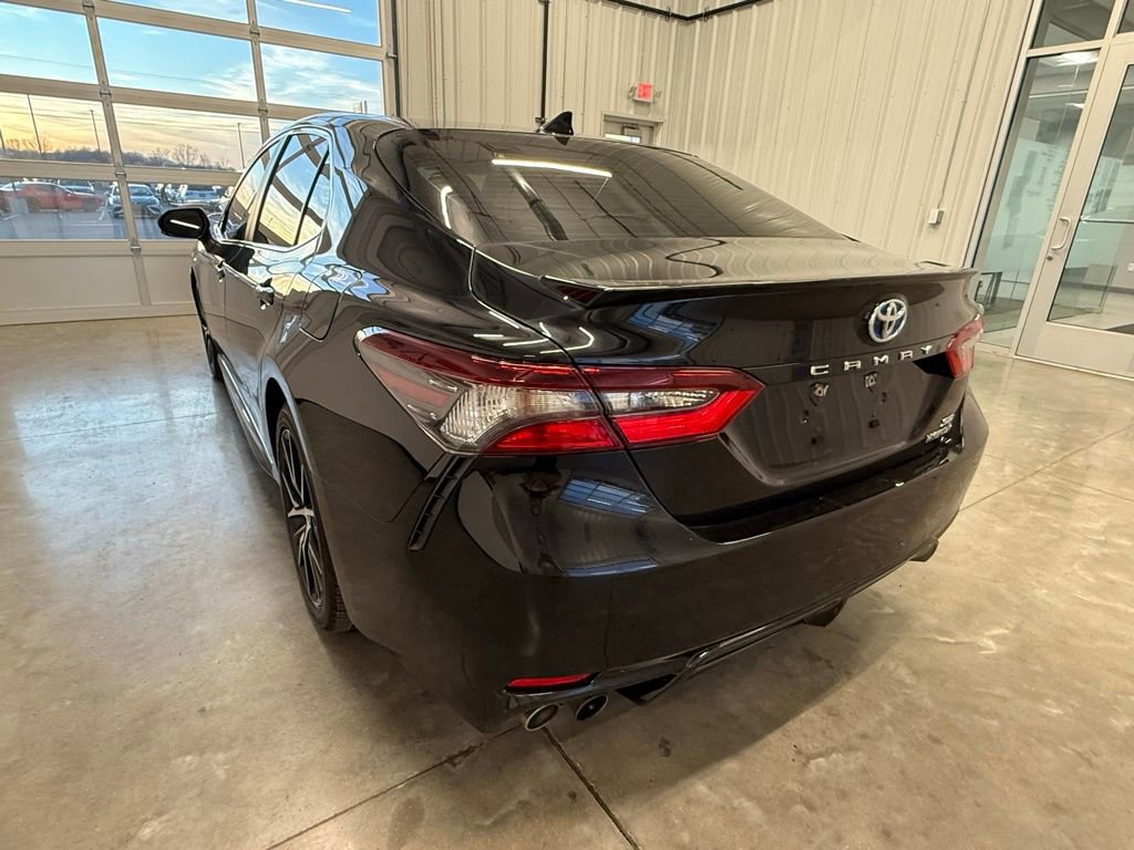 Used 2022 Toyota Camry SE image 8