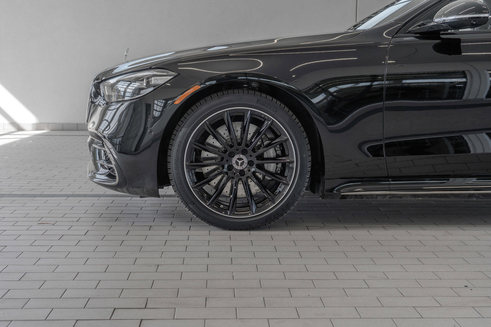 New 2025 Mercedes-Benz S 500 4MATIC image 4