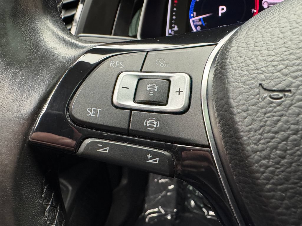 Used 2019 Volkswagen Jetta SEL w/ Cold Weather Package FWD image 14