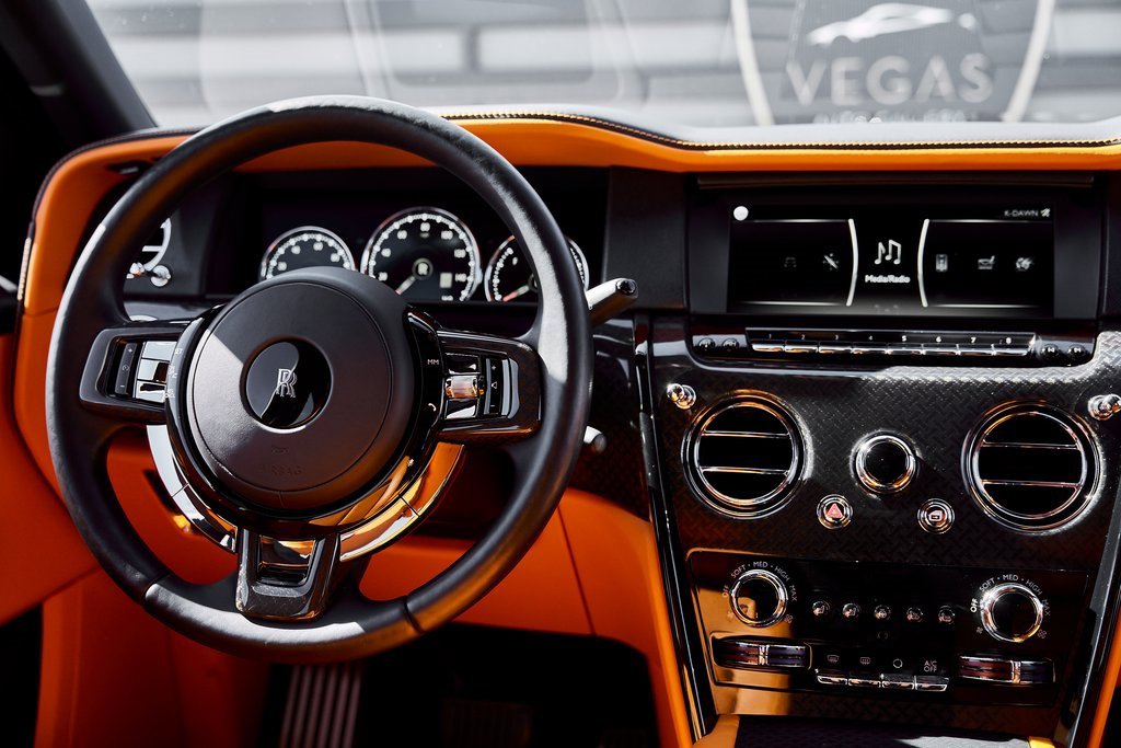 Used 2024 Rolls-Royce Cullinan Black Badge image 59