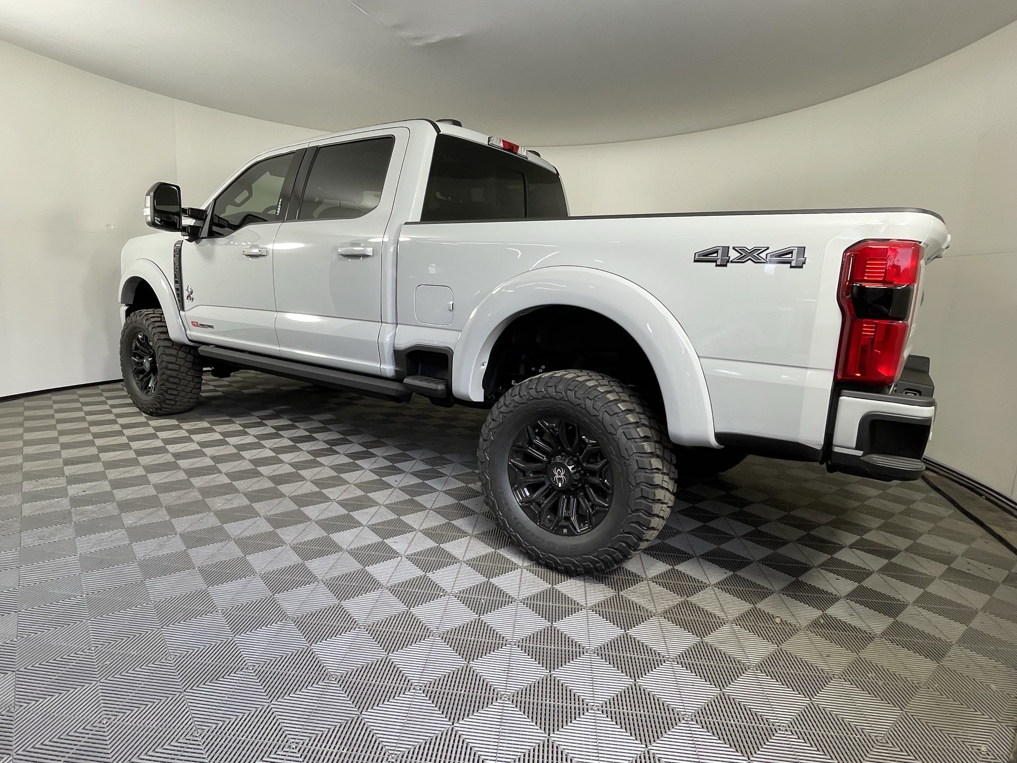 New 2026 Ford F250 Lariat w/ Black Appearance Package AWD/4WD image 3