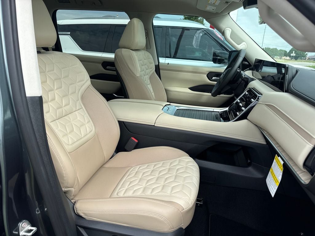 New 2026 Nissan Armada Platinum RWD image 11