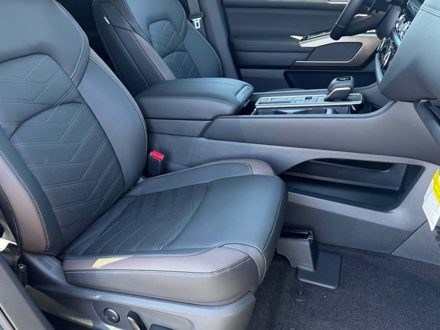 New 2025 Nissan Pathfinder Platinum image 19