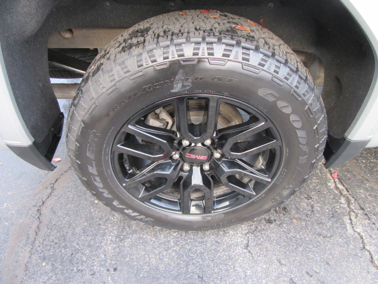 Used 2022 GMC Sierra 1500 Elevation image 18