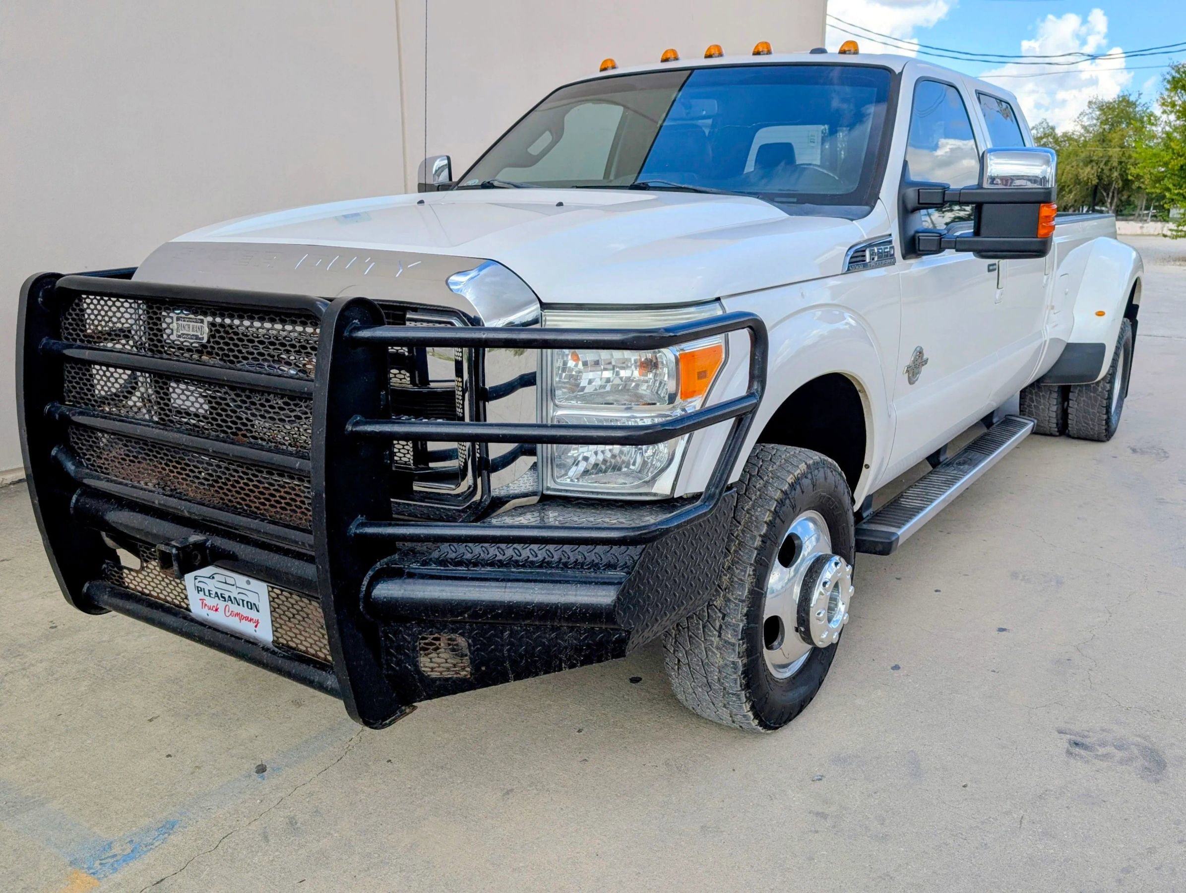 Used 2016 Ford F350 Lariat w/ Chrome Package image 4