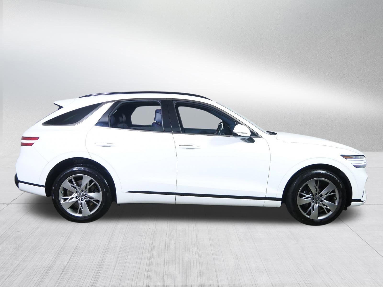 Used 2024 Genesis GV70 3.5T Sport image 8