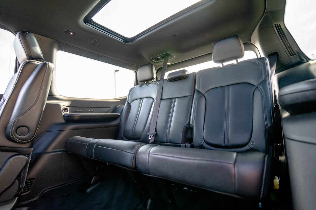 Used 2024 Jeep Wagoneer Series II w/ Convenience Group I AWD/4WD image 39