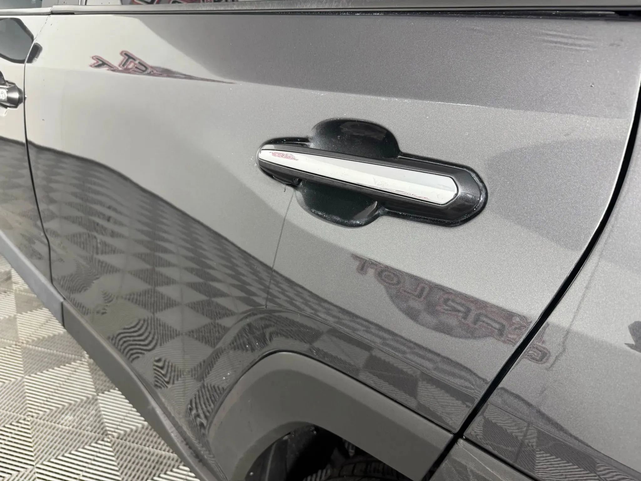 Used 2025 Toyota RAV4 Limited image 27