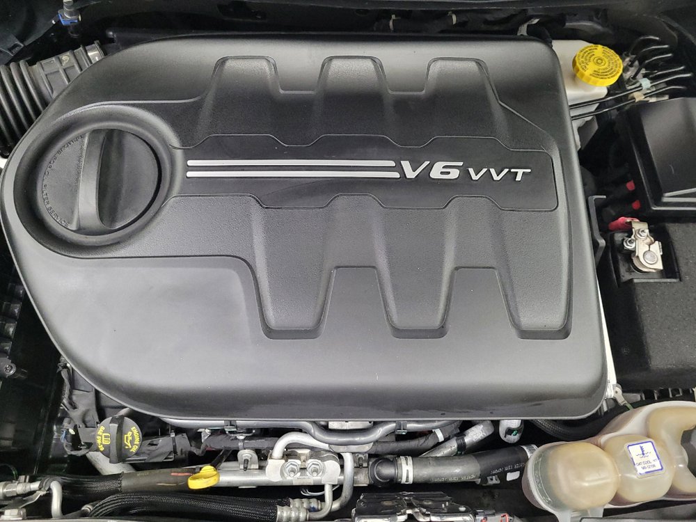 Used 2019 Jeep Cherokee Limited w/ Luxury Group FWD image 30