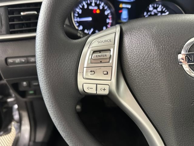 Used 2016 Nissan Rogue SV image 15