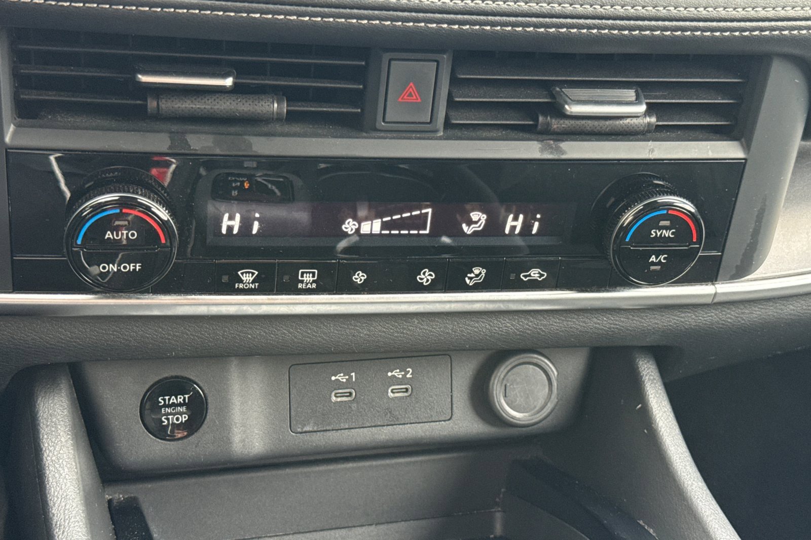 Used 2024 Nissan Rogue SV image 28