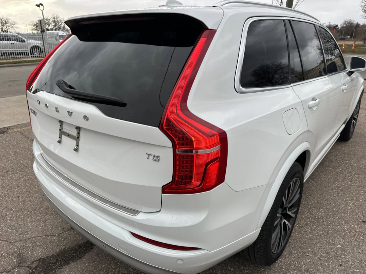 Used 2022 Volvo XC90 T5 Momentum w/ Protection Package Premier image 36
