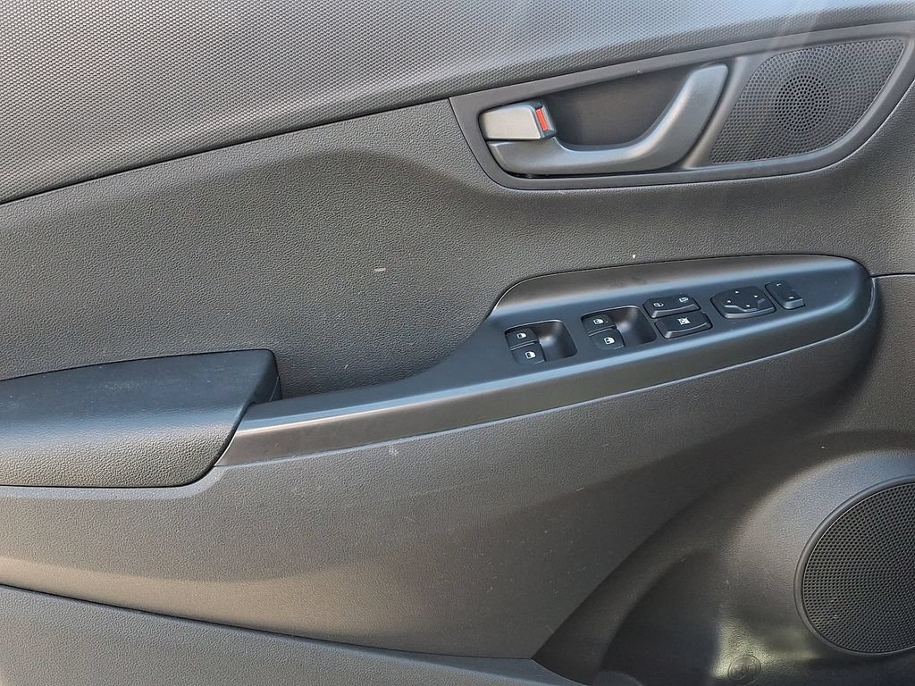 Used 2023 Hyundai Kona SEL AWD/4WD image 12