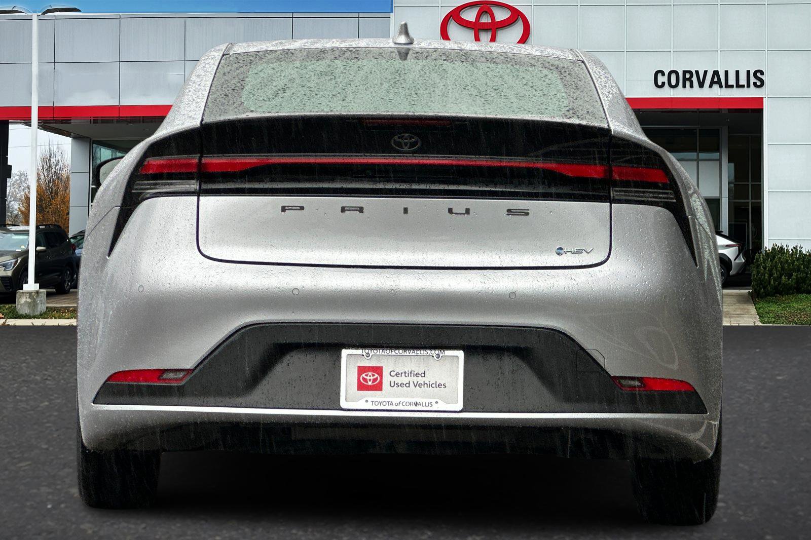 Used 2024 Toyota Prius LE image 5