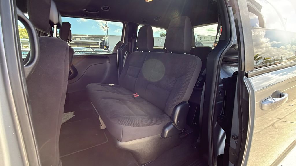 Used 2018 Dodge Grand Caravan SE image 25