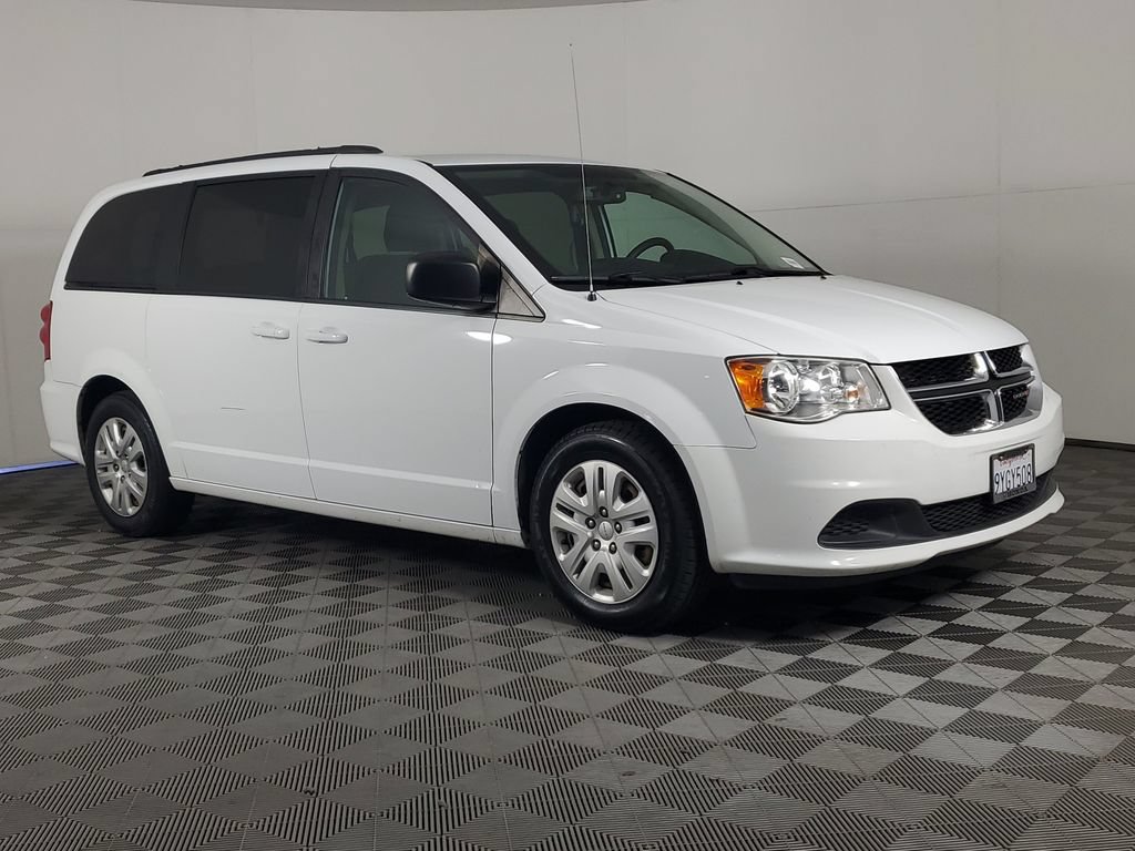 Used 2018 Dodge Grand Caravan SE w/ UConnect Hands-Free Group FWD image 2