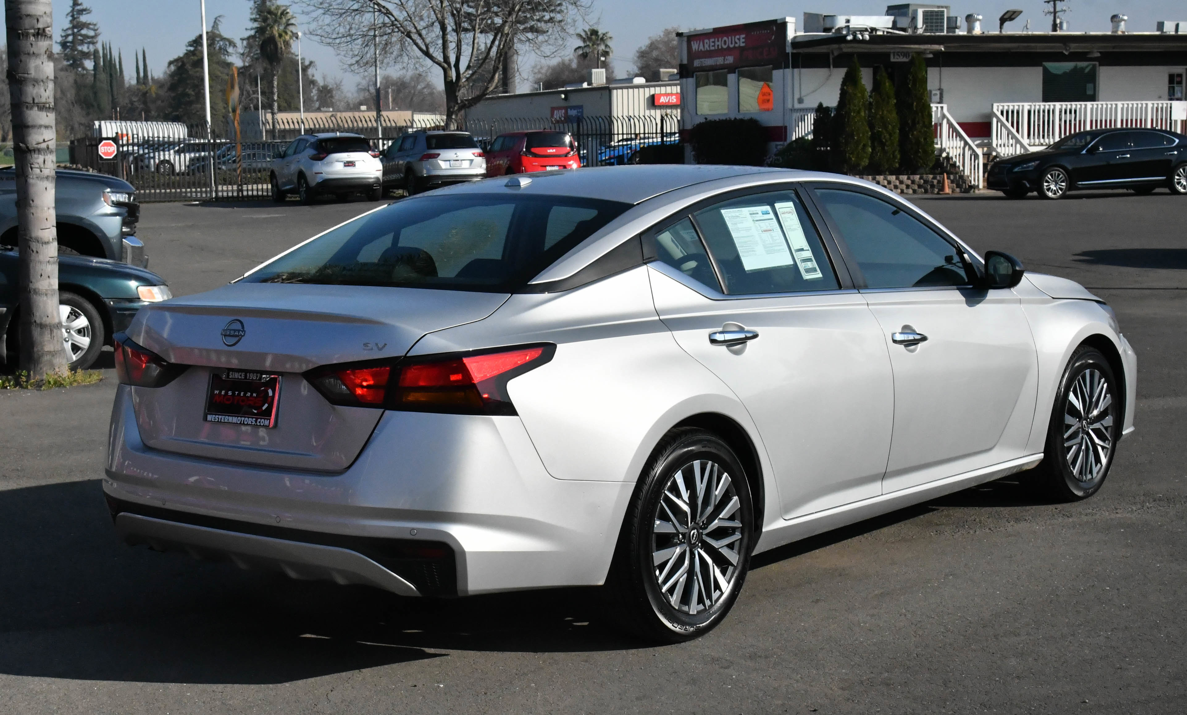 Used 2024 Nissan Altima 2.5 SV image 8