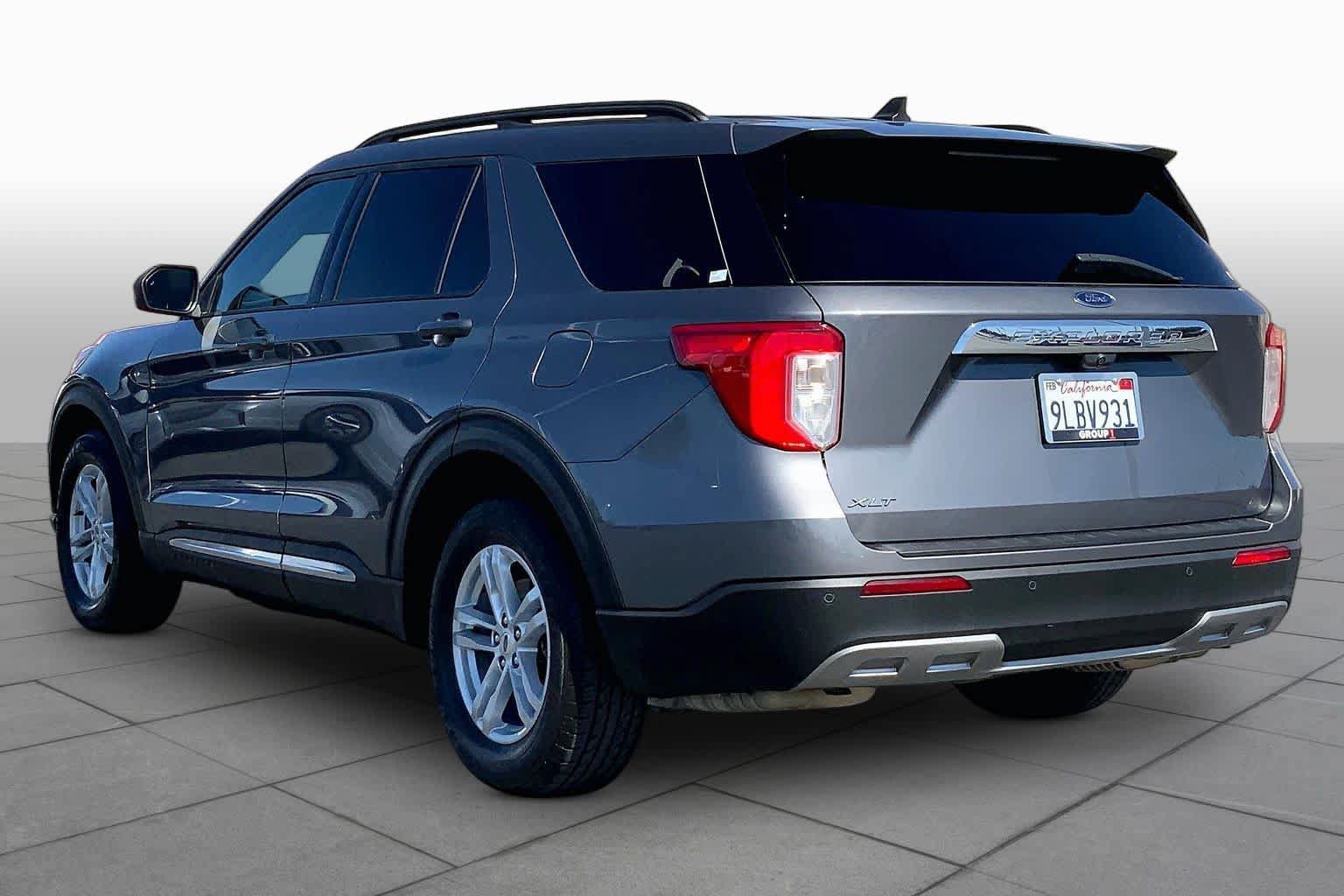 Used 2022 Ford Explorer XLT w/ Equipment Group 202A RWD image 11
