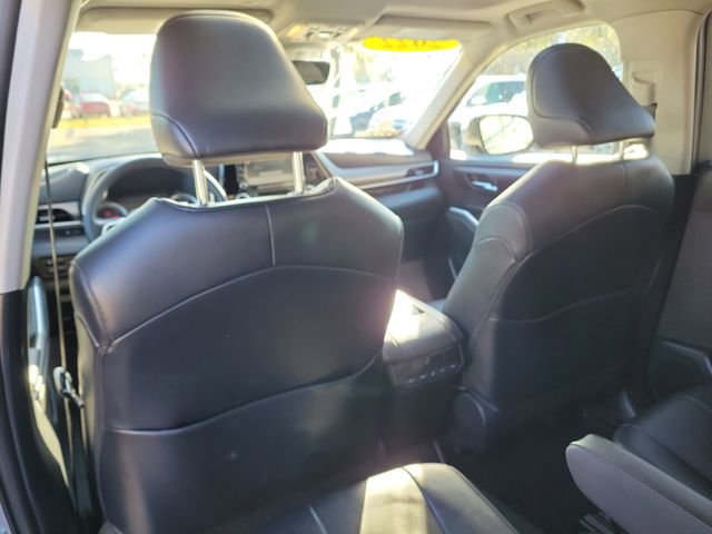 Used 2022 Toyota Highlander XLE image 14