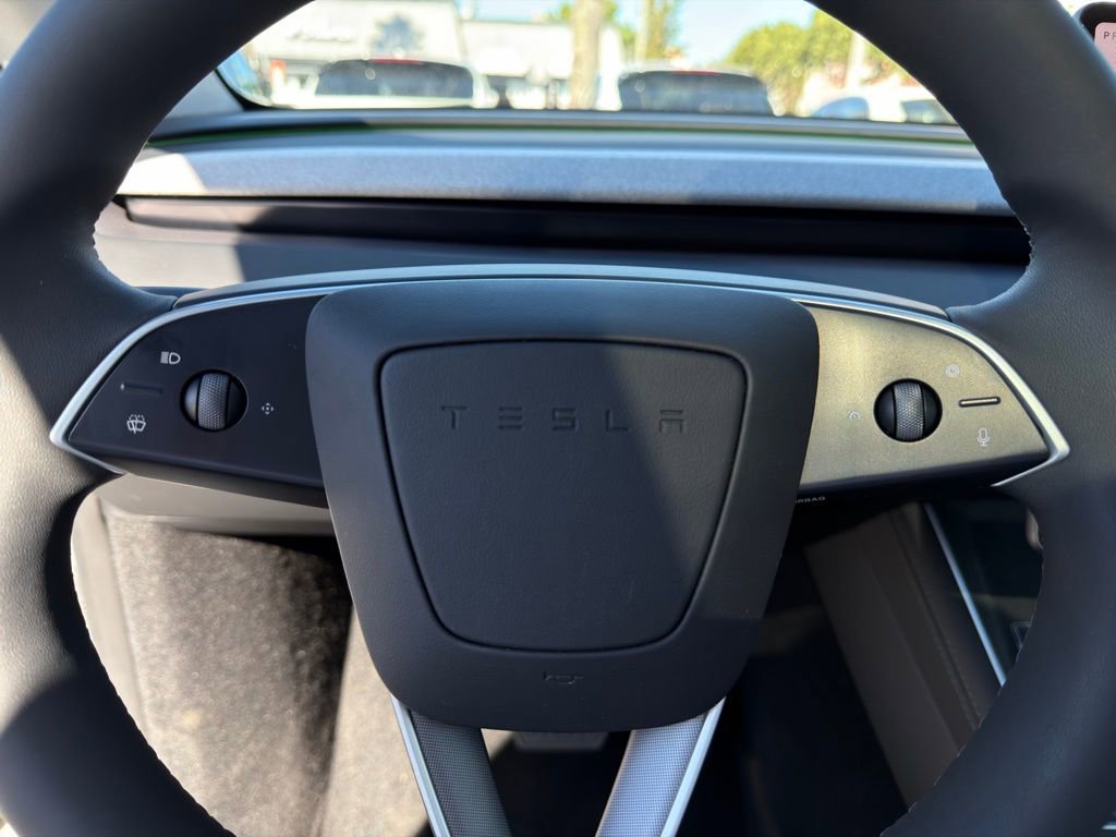 Used 2026 Tesla Model Y Long Range image 27