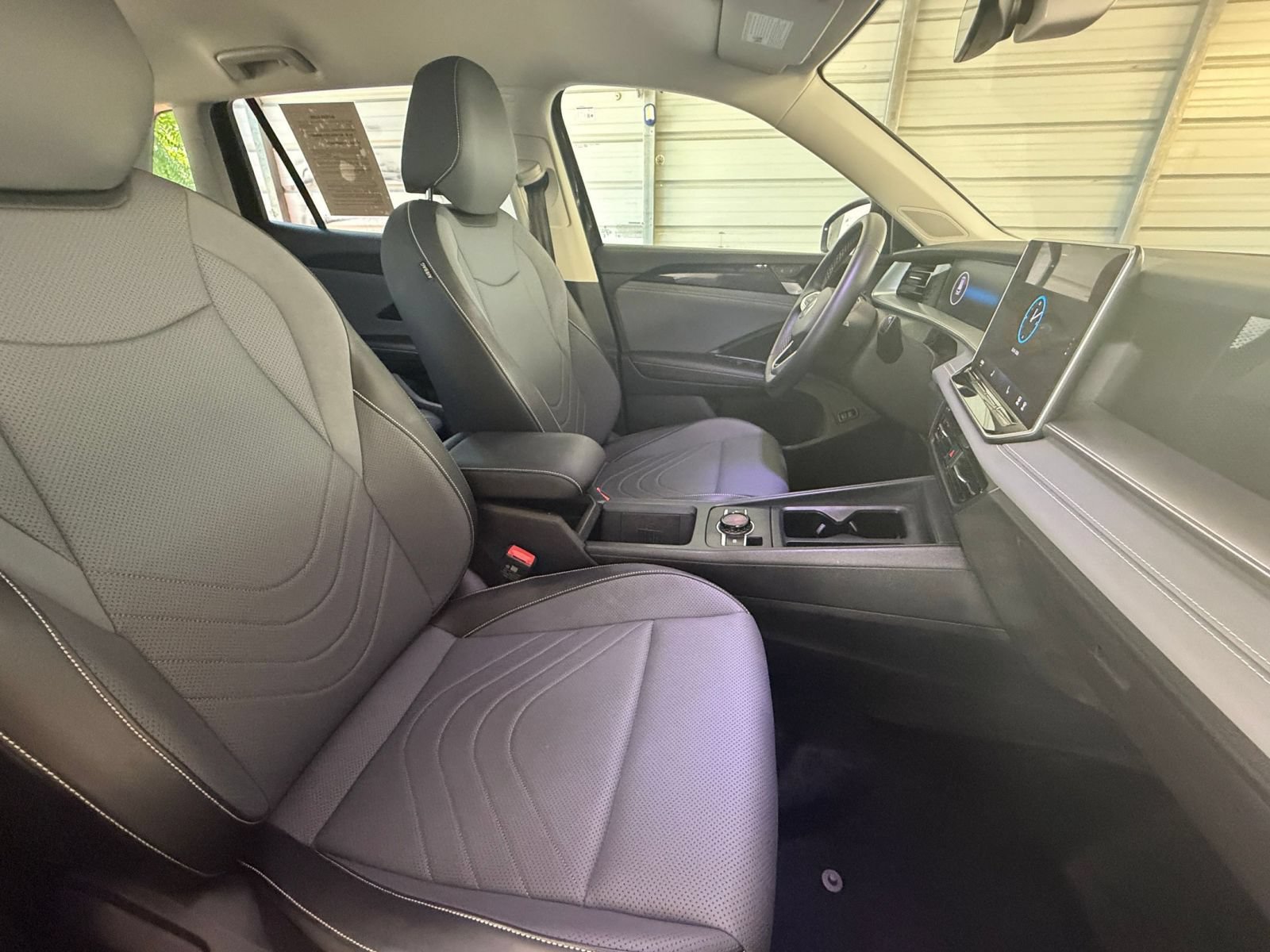 Used 2026 Volkswagen Tiguan SE AWD/4WD image 36