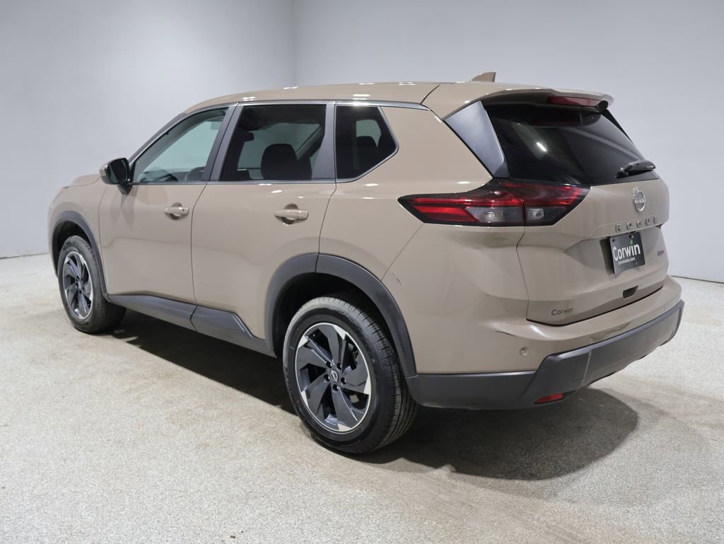 Used 2025 Nissan Rogue SV AWD/4WD image 4
